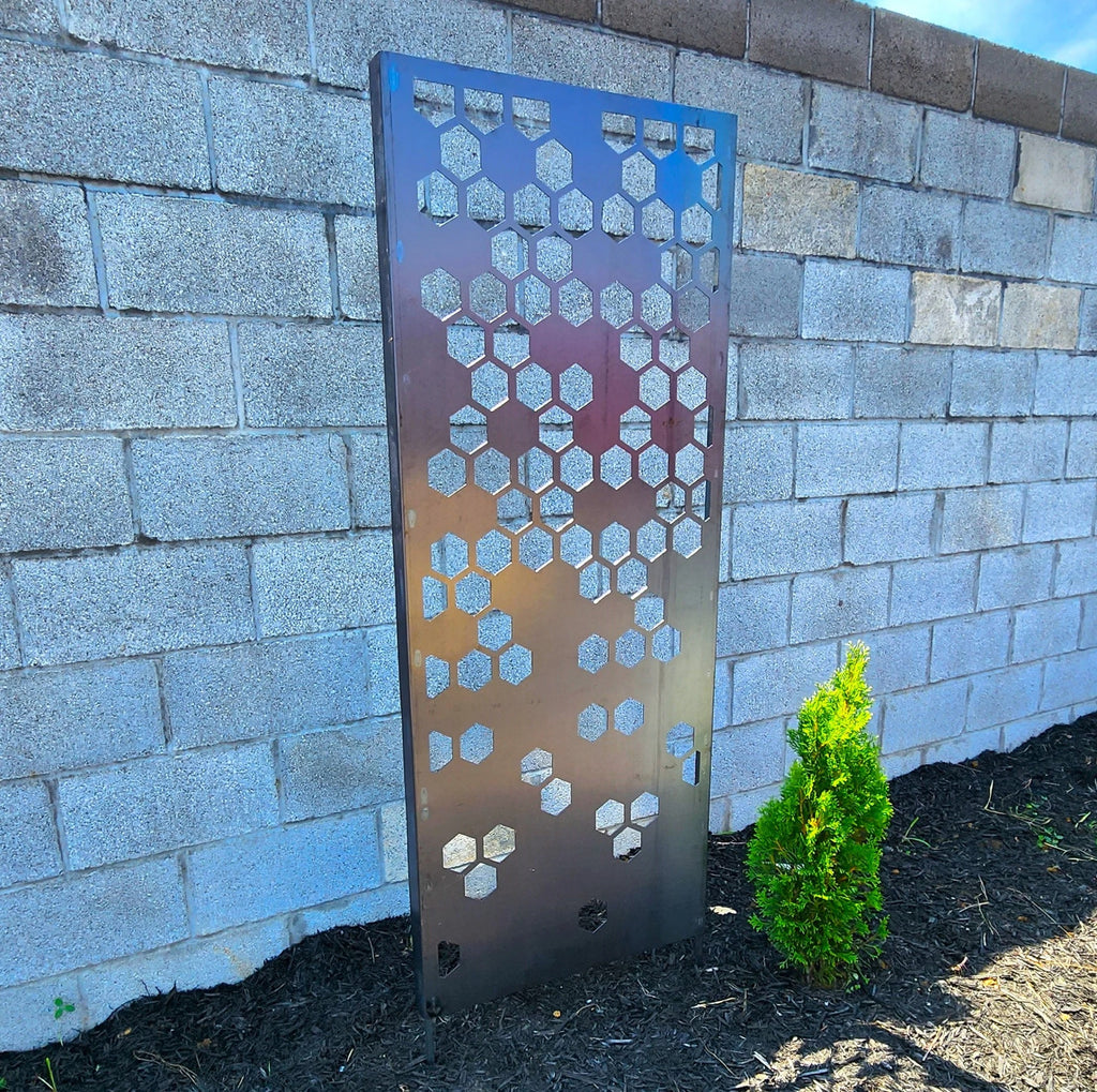 Beehive Metal Privacy Screen – Decorative Outdoor Garden Privacy Panel