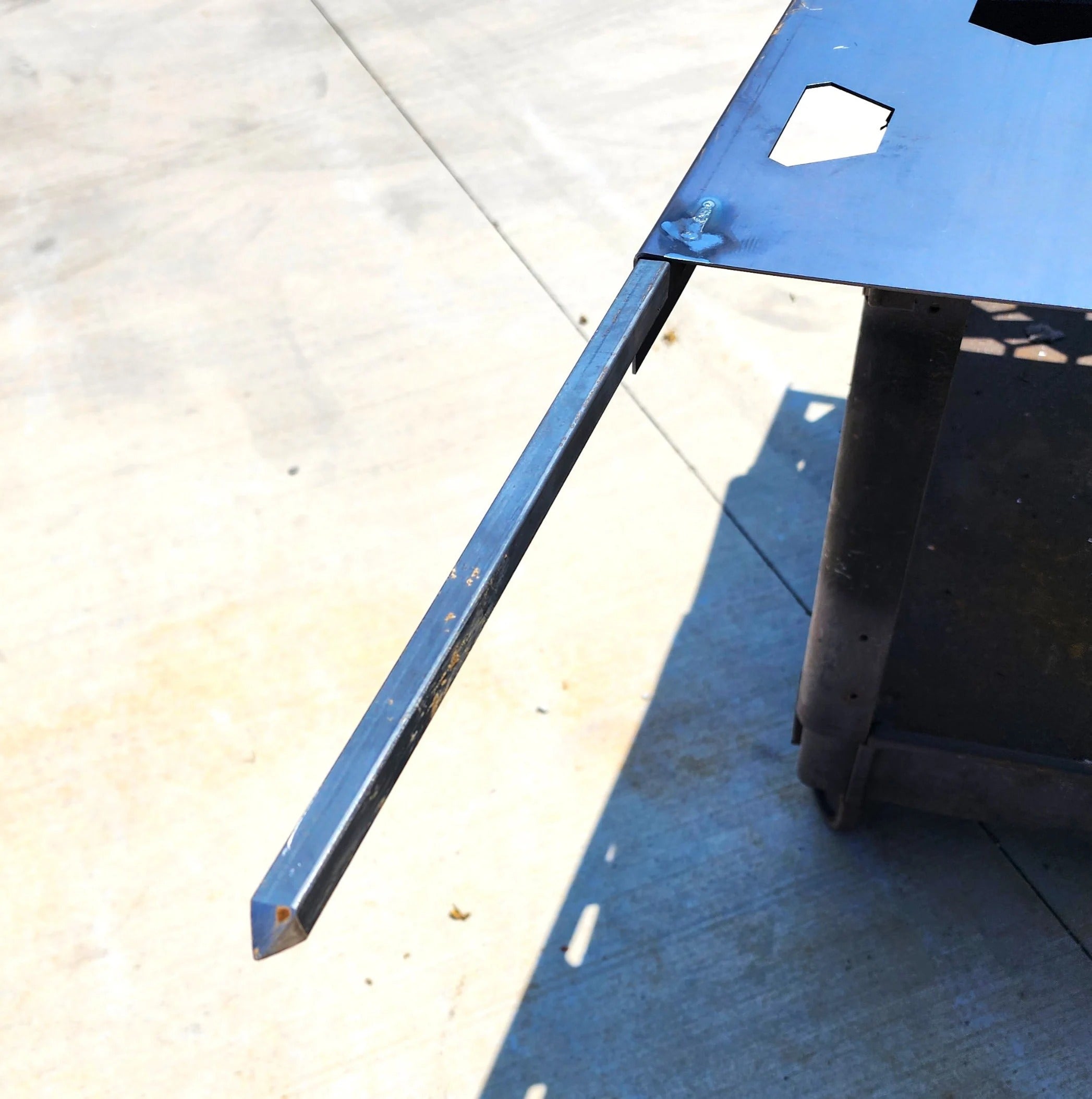 Beehive Metal Privacy Screen – Decorative Outdoor Garden Privacy Panel