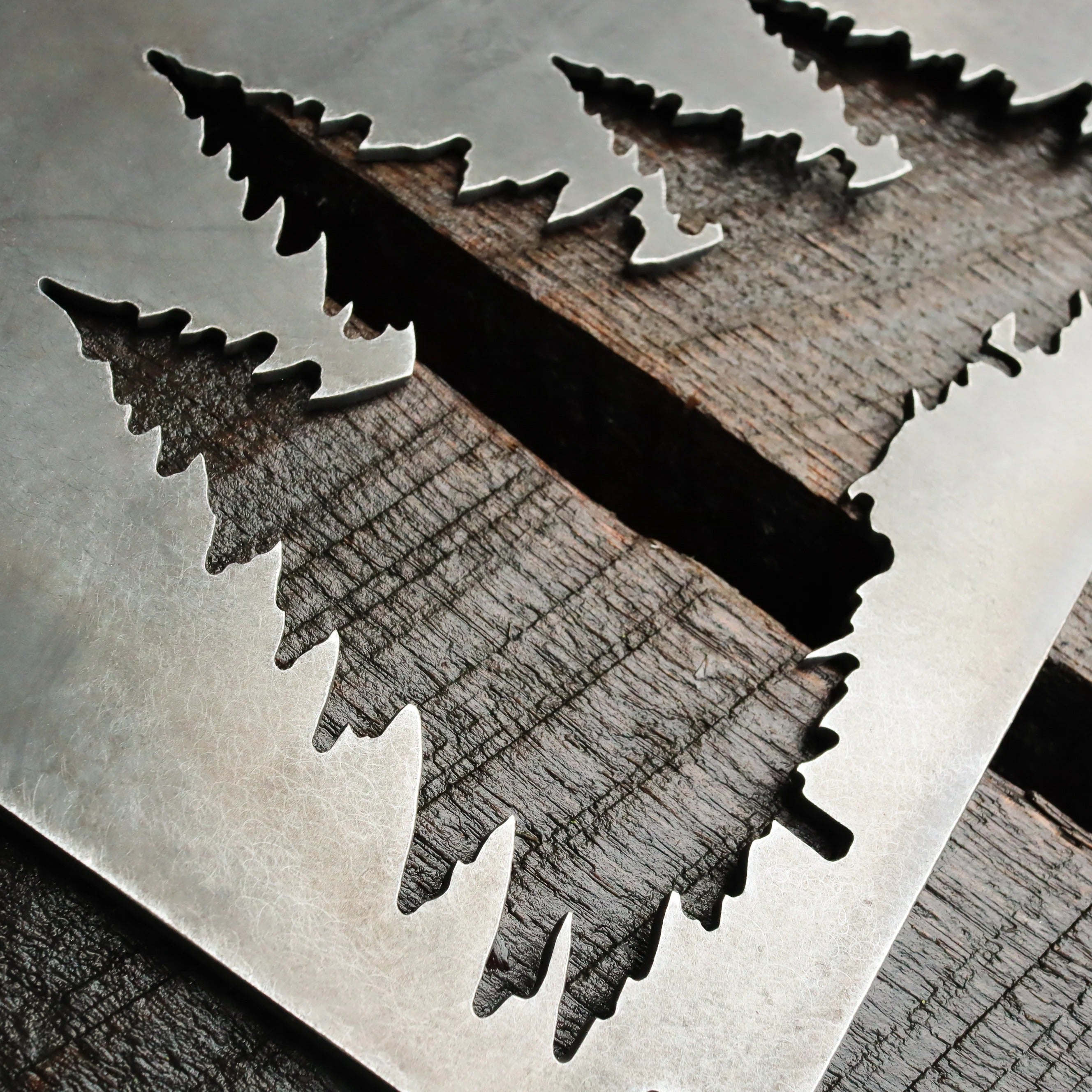 Metal Cabin Wall Sign – Mountain-Inspired Home & Outdoor Wall Decor